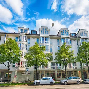 Leonardo West Hotell